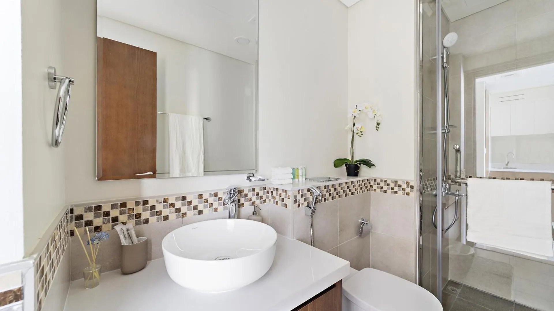 Vayk - Classy And Bright 1 Bd Near Downtown Dubai Apartment
